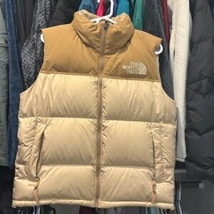 North Face Women’s Medium Puffer Vest